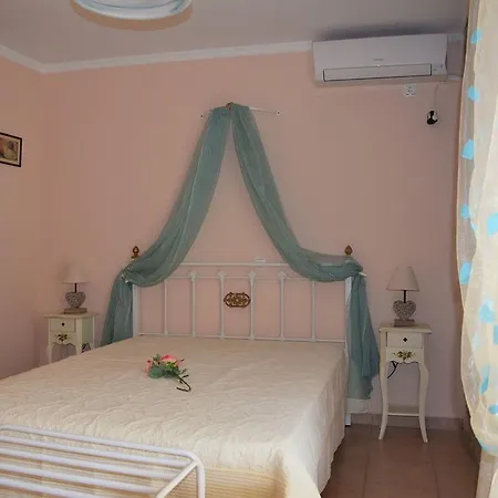 Sunrise Seaside Family Maisonette *