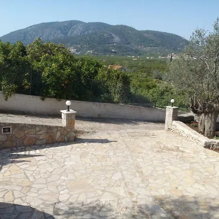 Sunrise Seaside Family Maisonette *