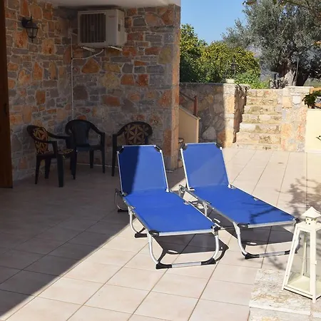Sunrise Seaside Family Maisonette *